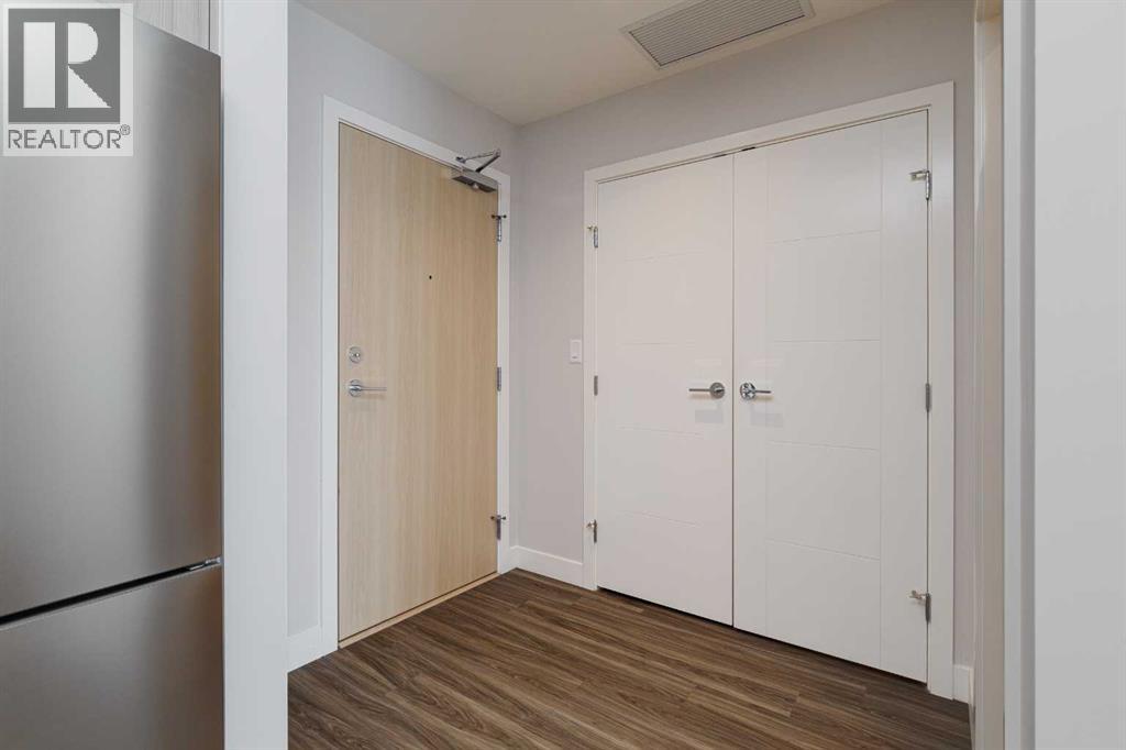 1205, 530 3 Street SE