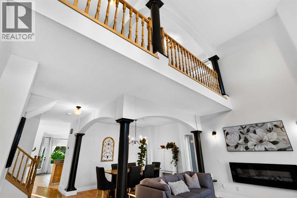 165 Strathlea Place SW