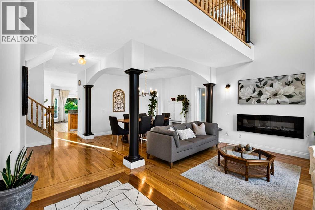 165 Strathlea Place SW