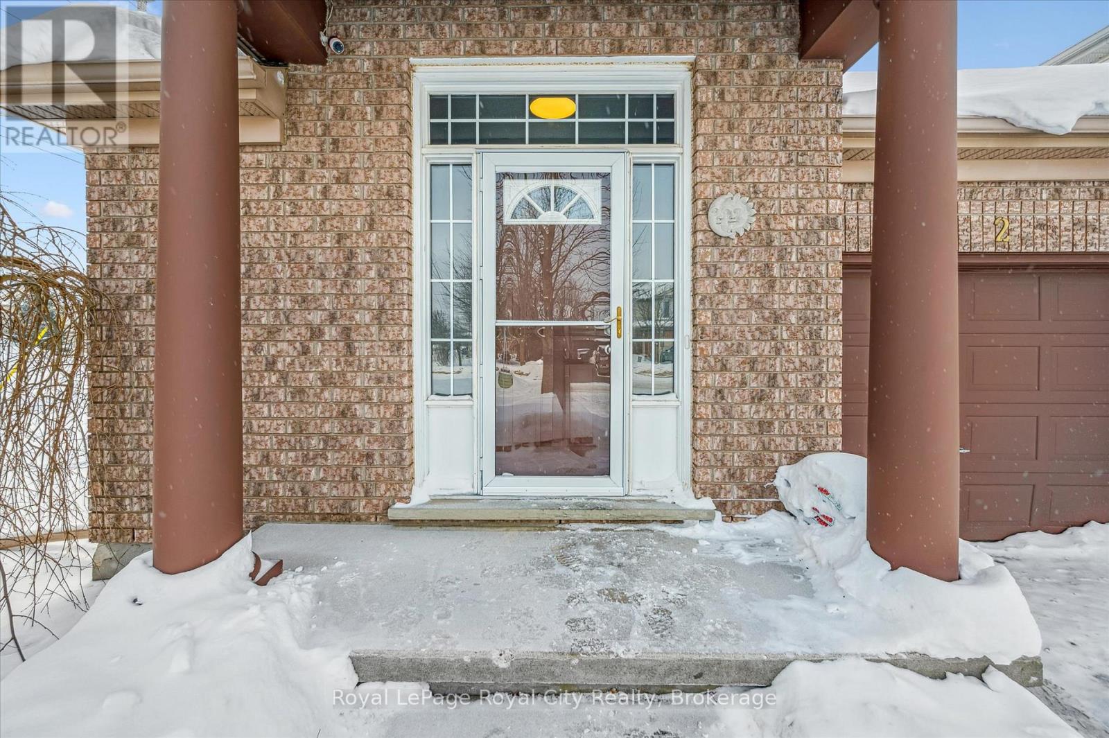 2 BUCKTHORN CRESCENT