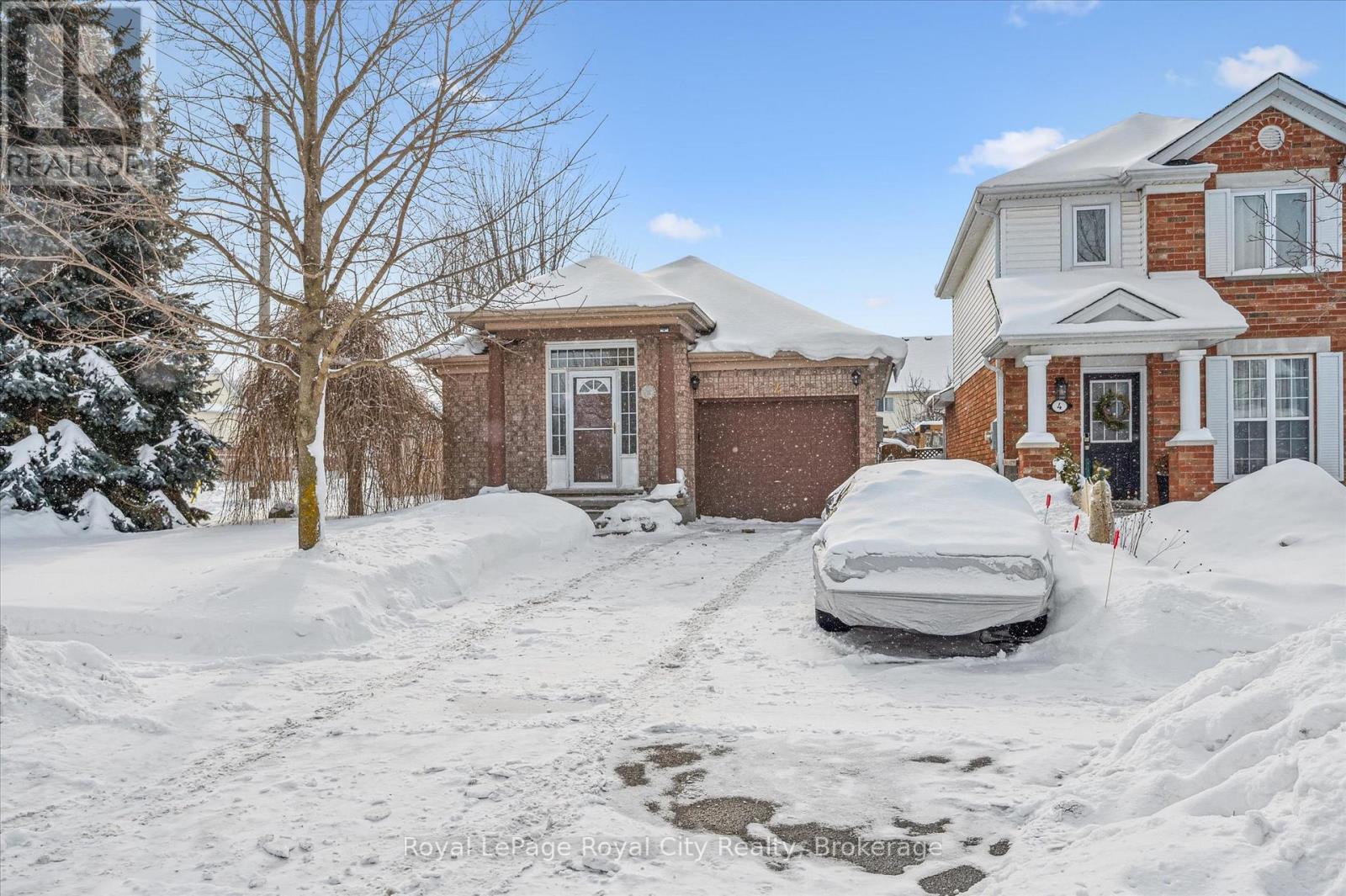 2 BUCKTHORN CRESCENT