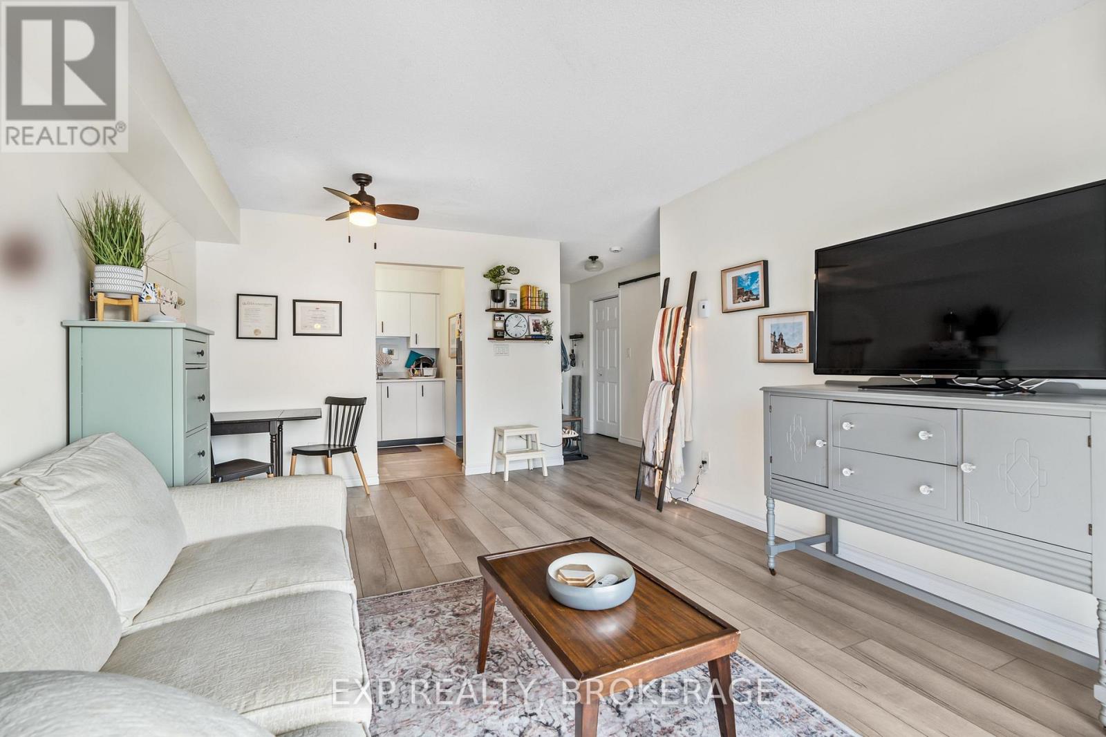 408 - 316 KINGSDALE AVENUE