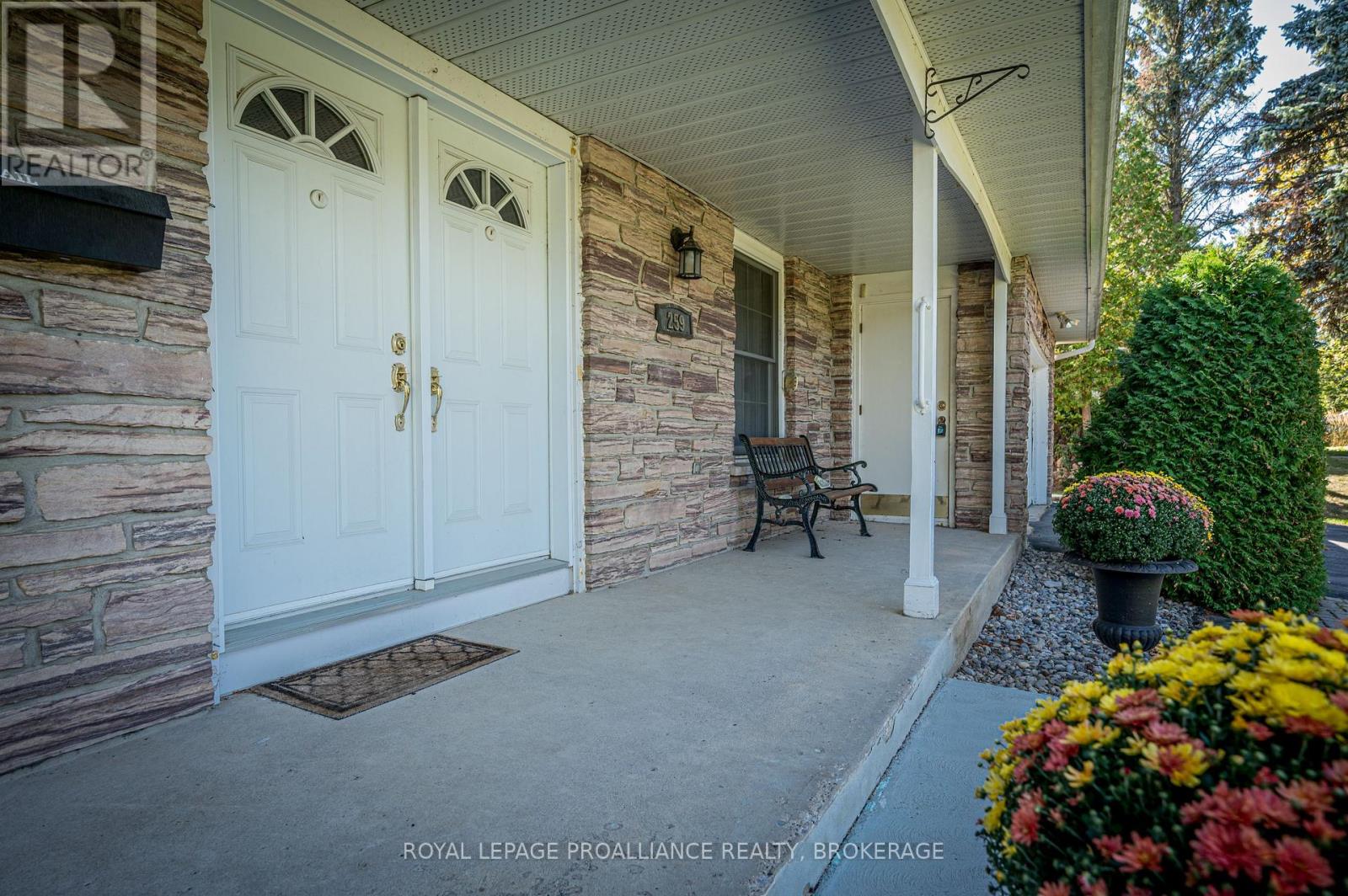 259 FAIRWAY HILL CRESCENT