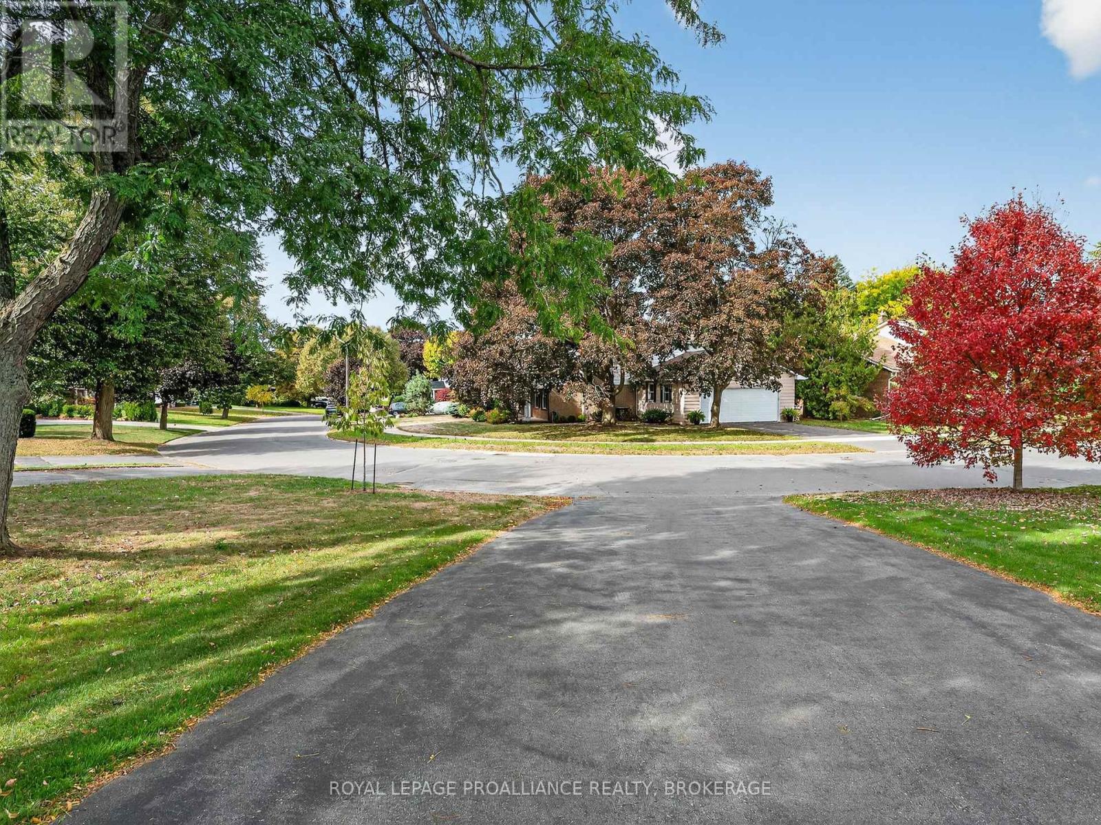 259 FAIRWAY HILL CRESCENT