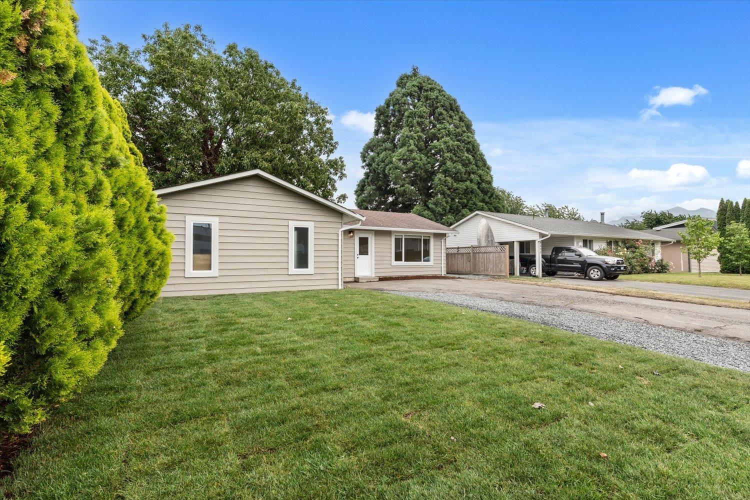 8900 CHARLES STREET|Chilliwack Proper South