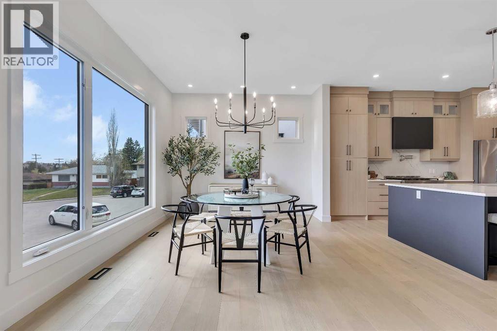 42 Collingwood Place NW