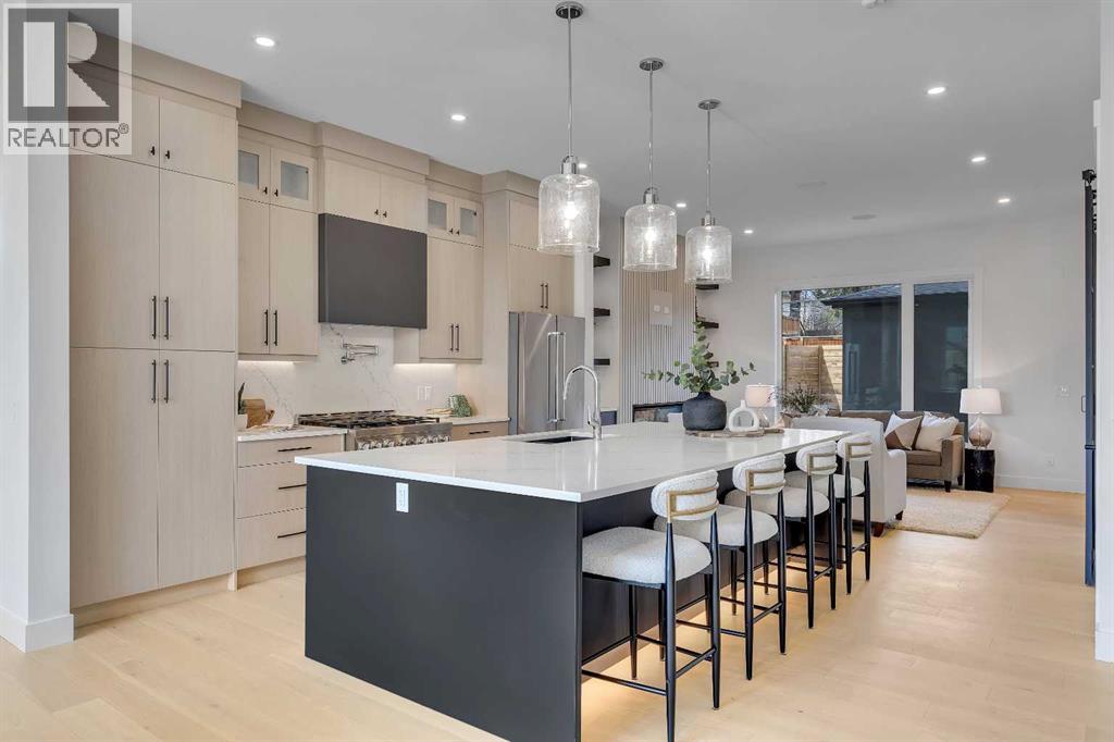 42 Collingwood Place NW