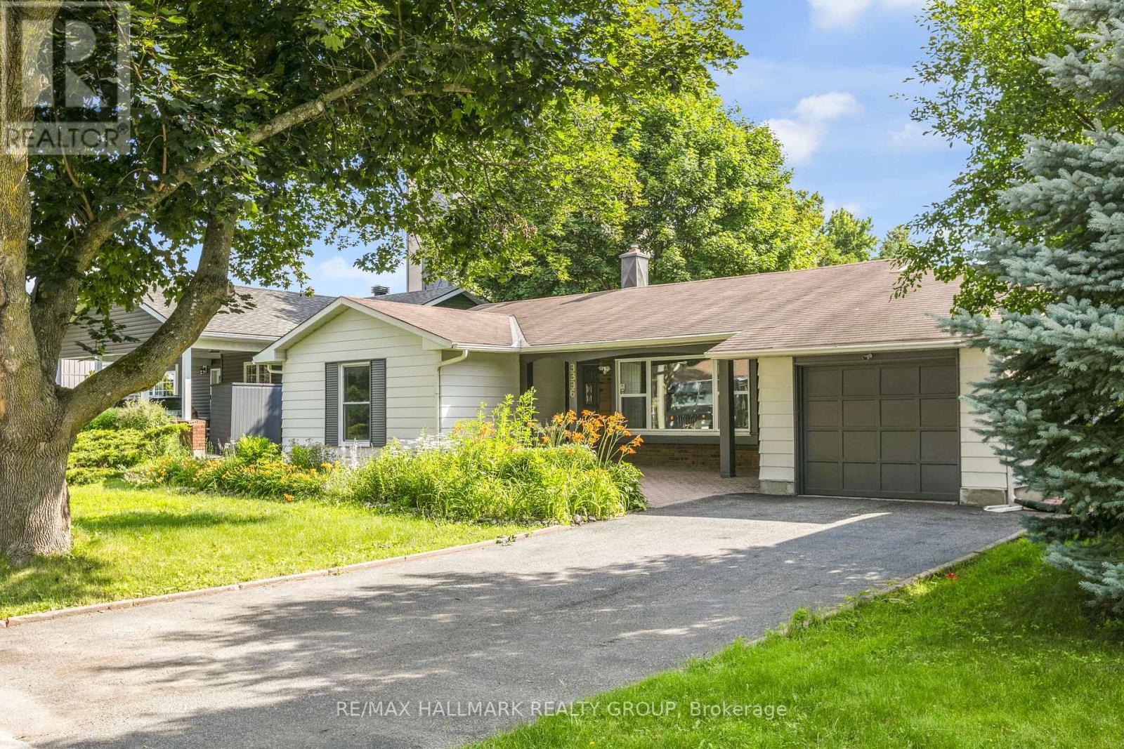 Photo 1 of 36 — 3336 KODIAK STREET, Ottawa, ON K1V7S8