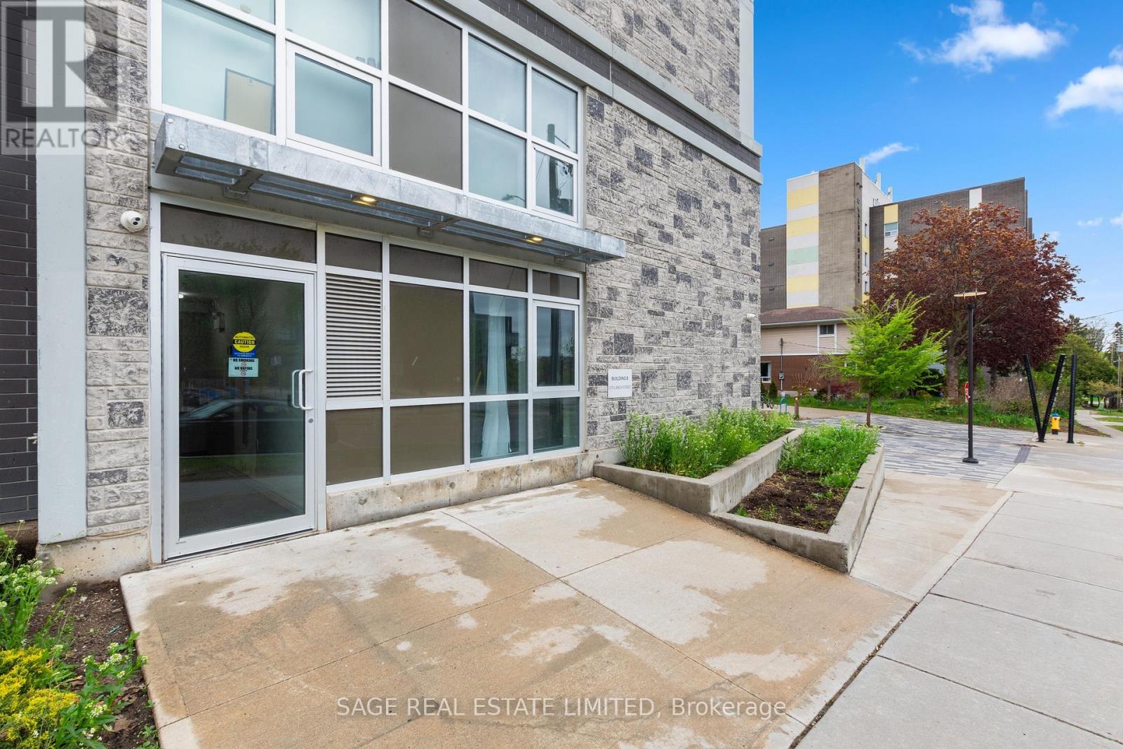 608 - 275B LARCH STREET