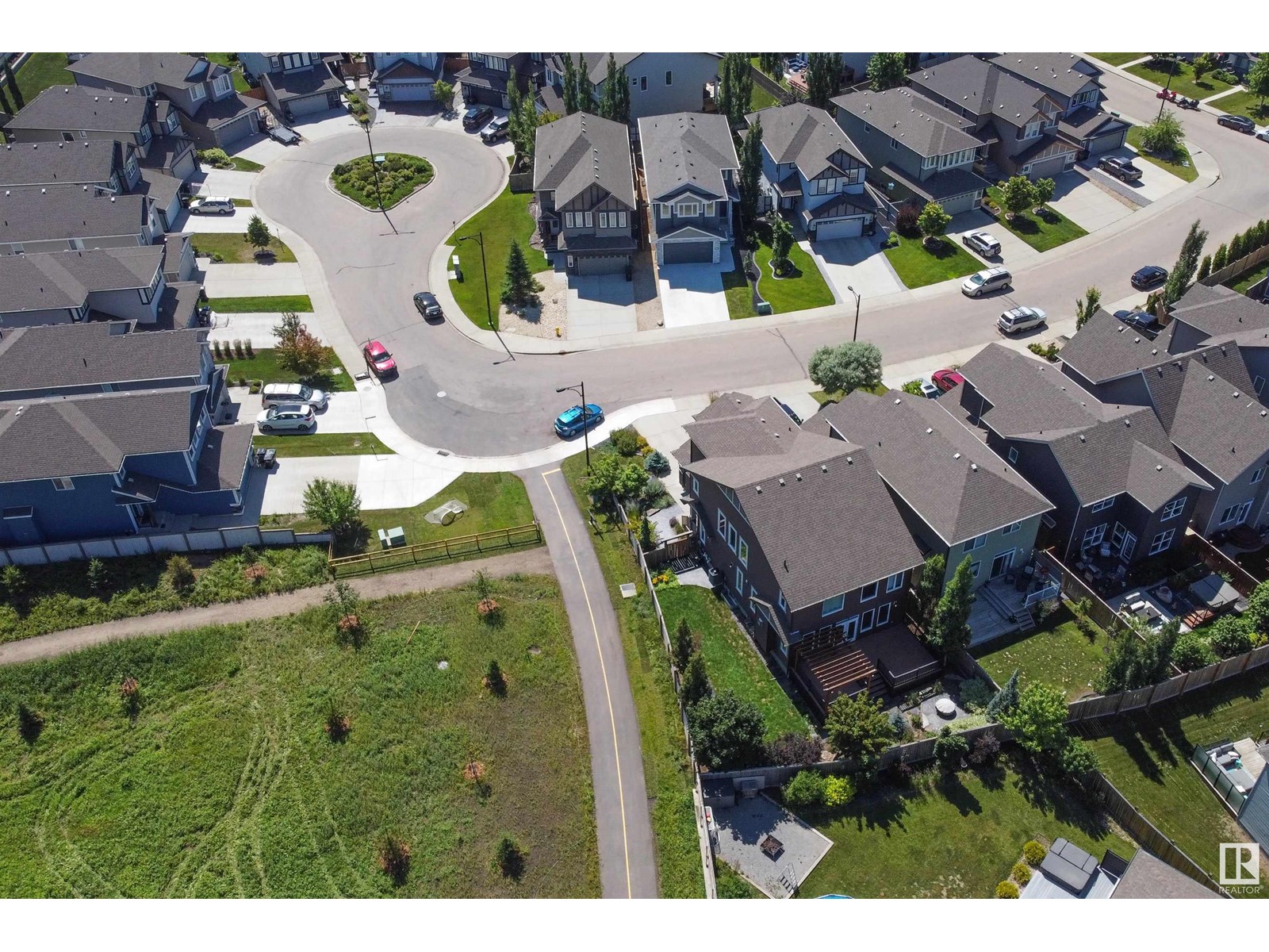17 Sunbury PL