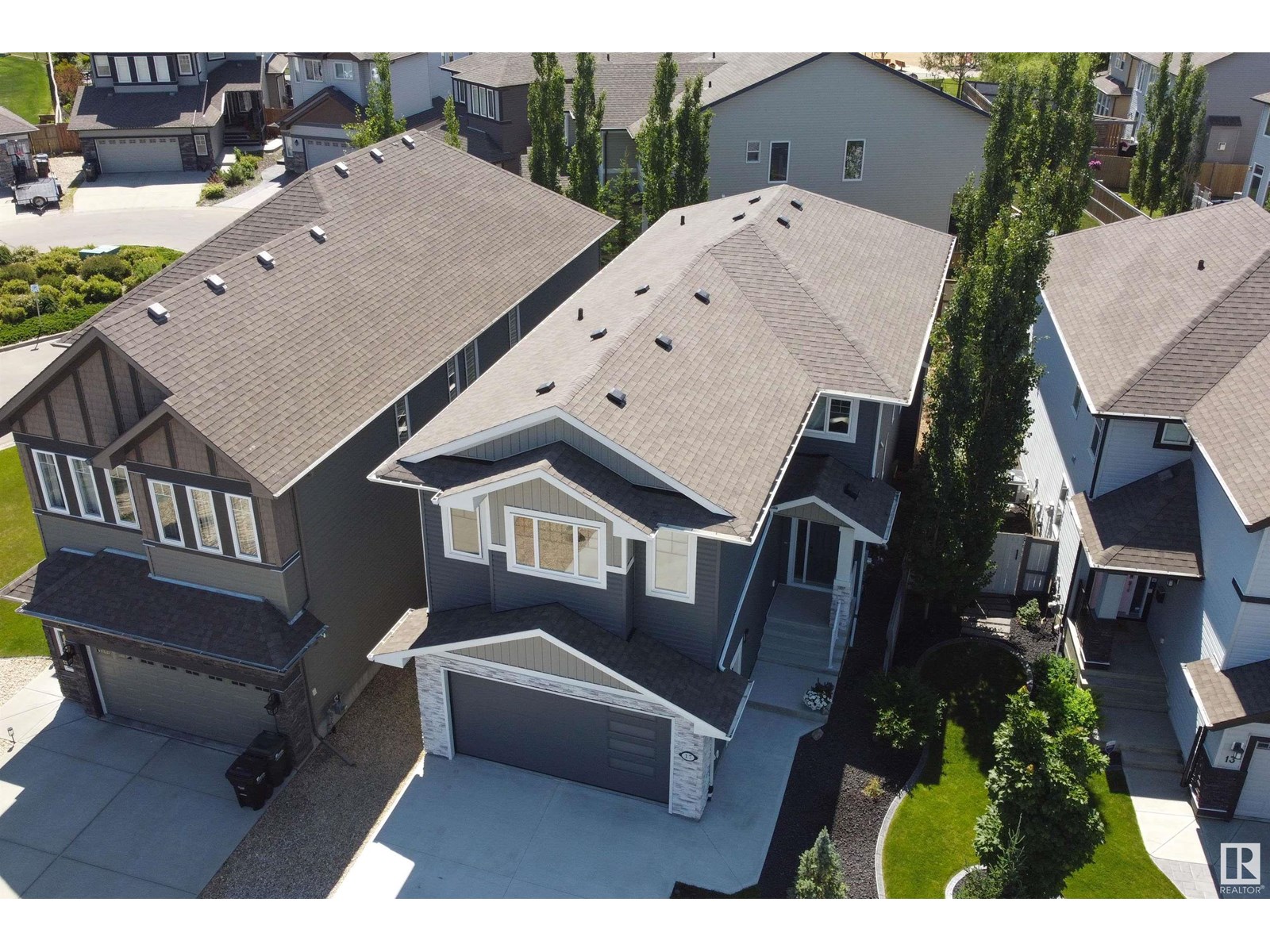 17 Sunbury PL