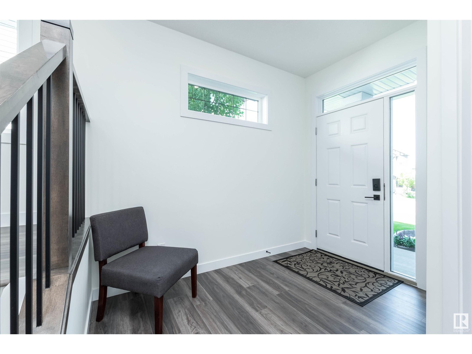 17 Sunbury PL