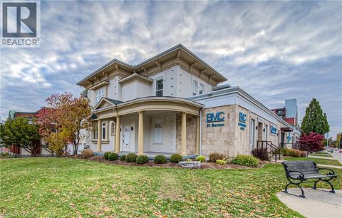 51 BENTON Street Kitchener ON N2G3H1