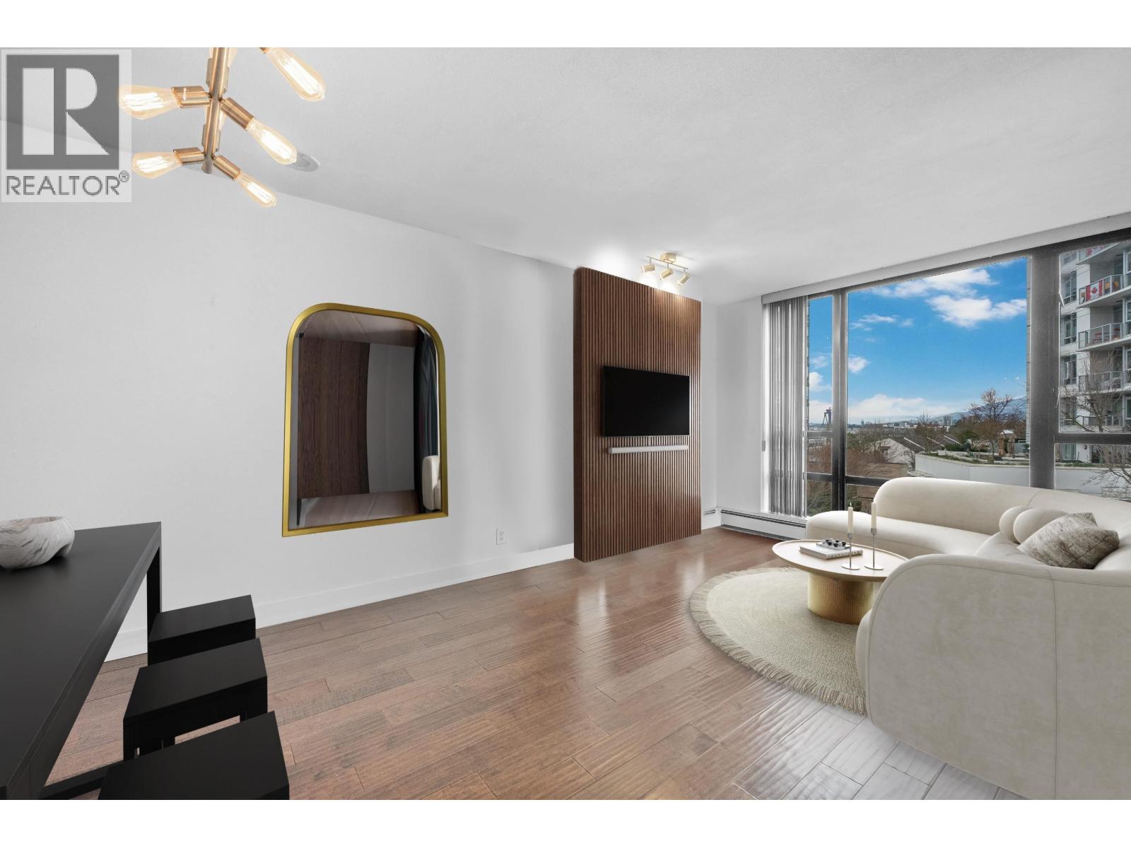 605 151 W 2ND STREET