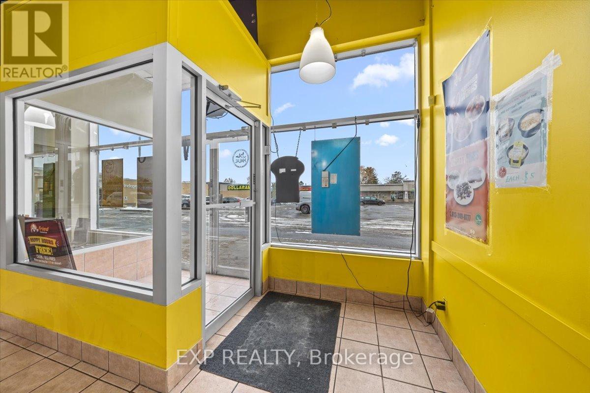 C002 - 1910 ST LAURENT BOULEVARD