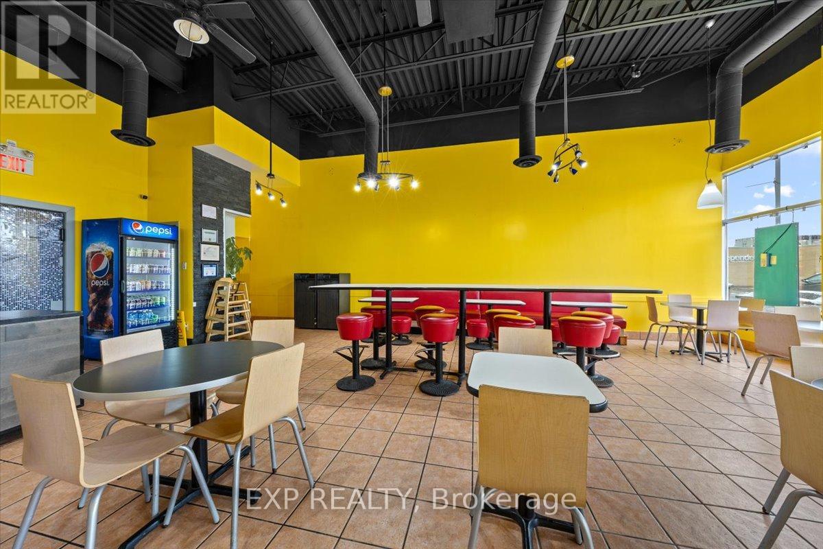 C002 - 1910 ST LAURENT BOULEVARD