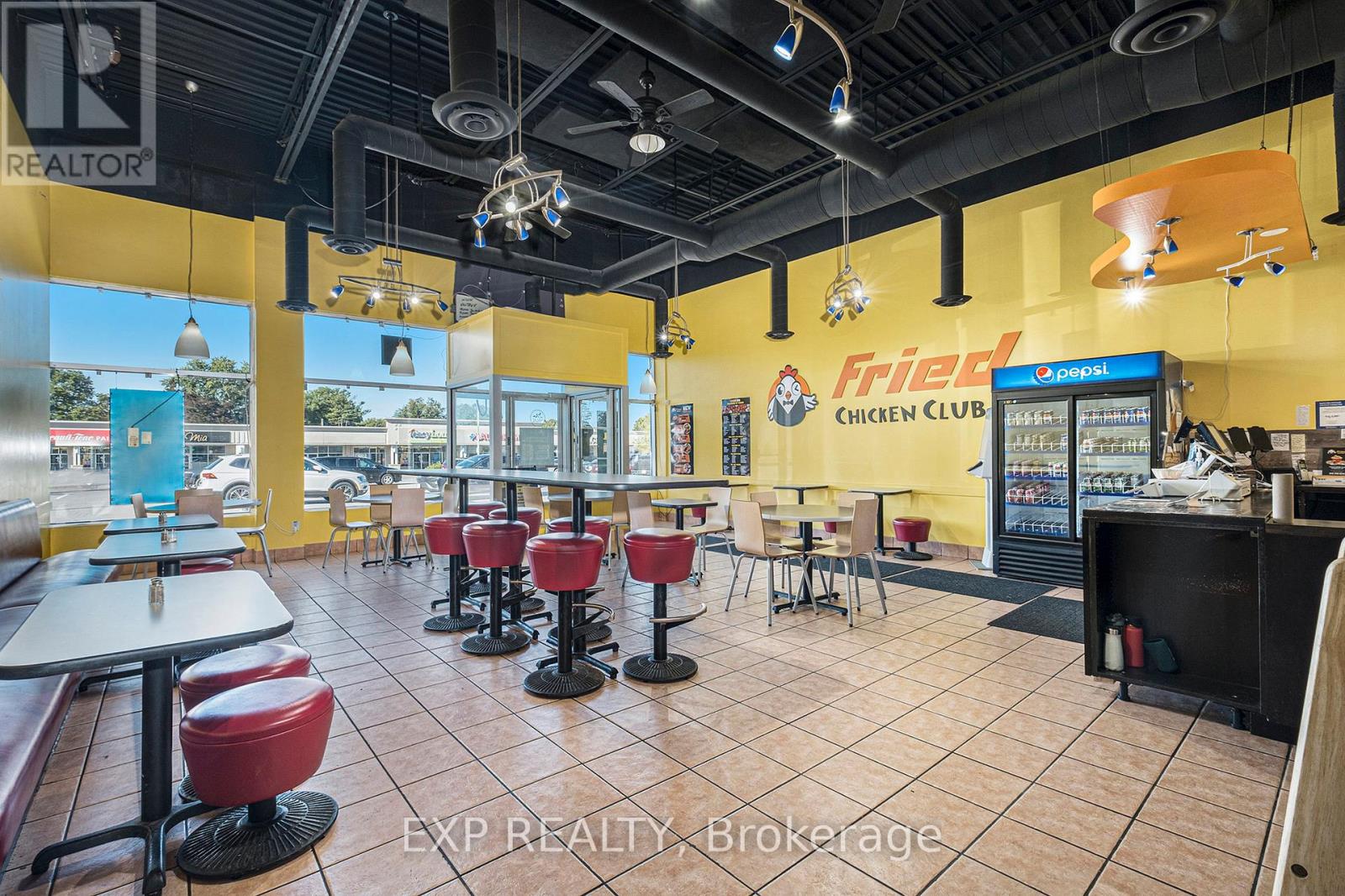 C002 - 1910 ST LAURENT BOULEVARD