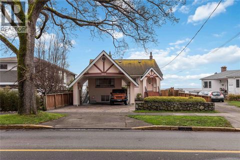 1811 Hollywood Cres Victoria BC V8S1J2