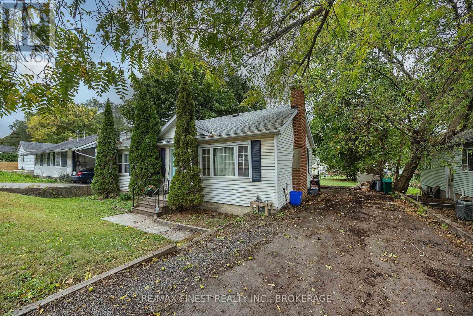 796 PORTSMOUTH AVENUE