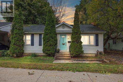 796 PORTSMOUTH AVENUE Kingston (West of Sir John A. Blvd) ON K7M1W7
