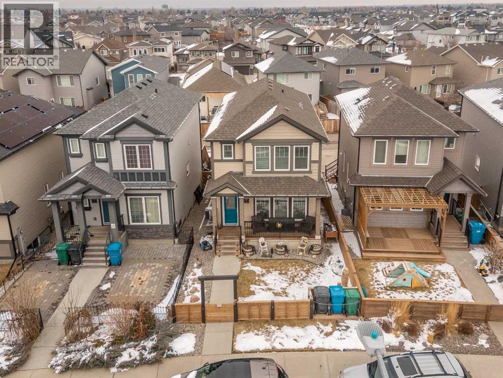 527 Moonlight Lane W