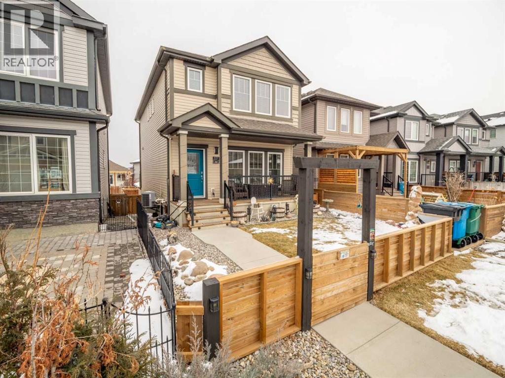 527 Moonlight Lane W