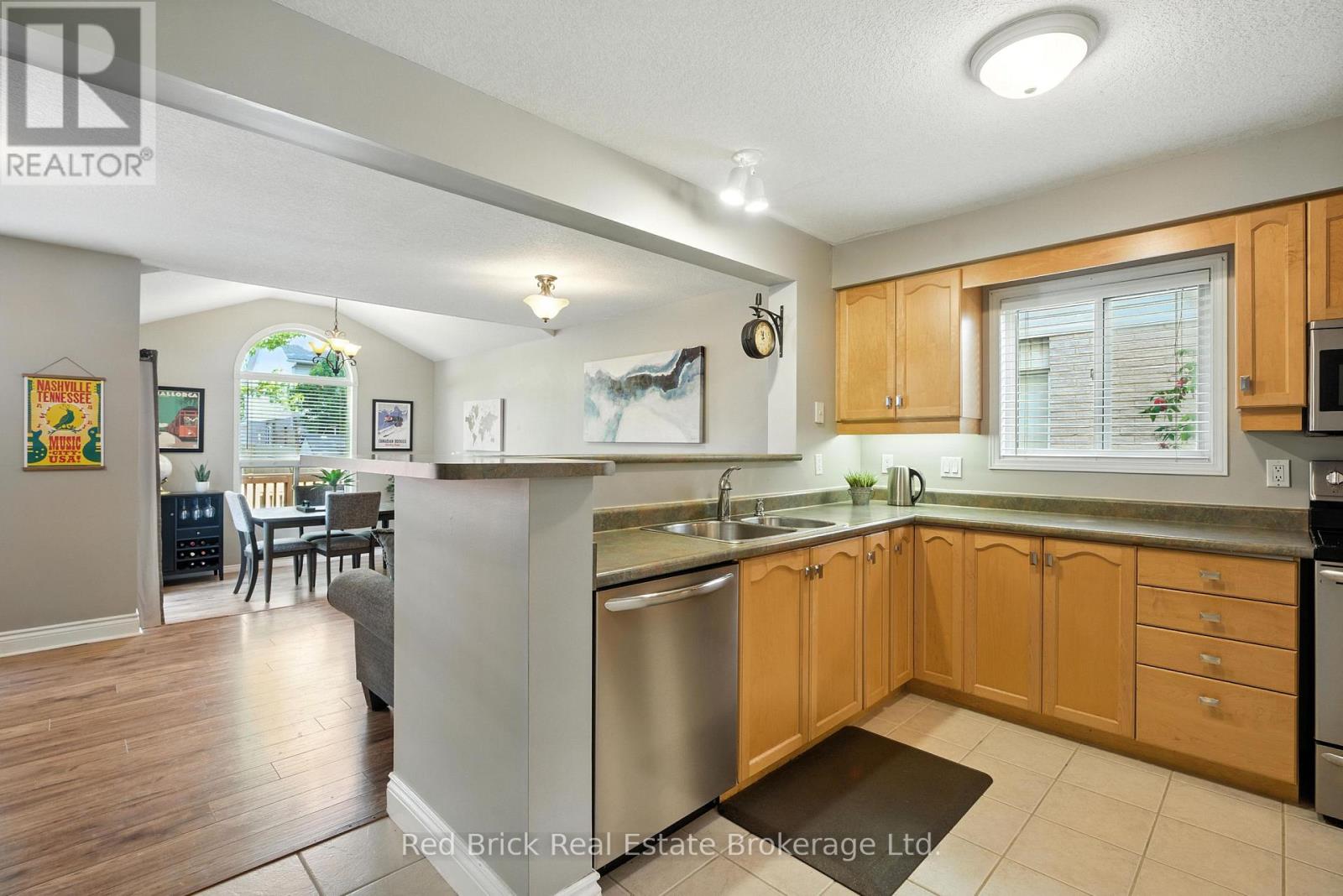18 BOULDER CRESCENT