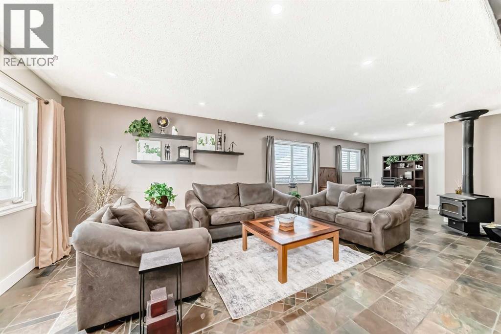11 Huntstrom Place NE