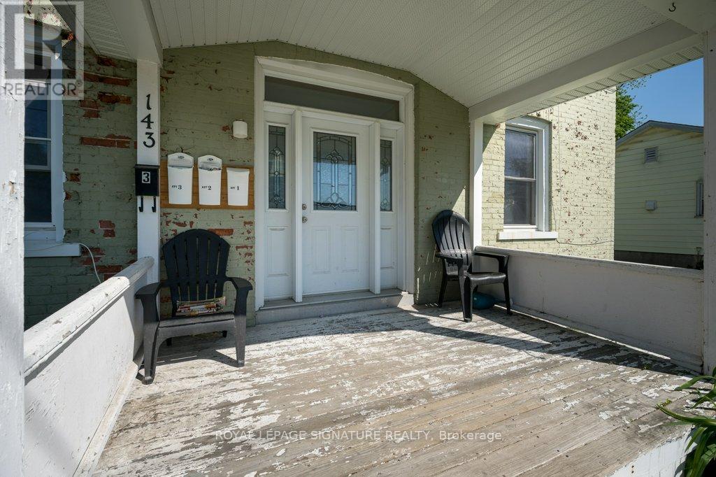 143 DUNDAS STREET W