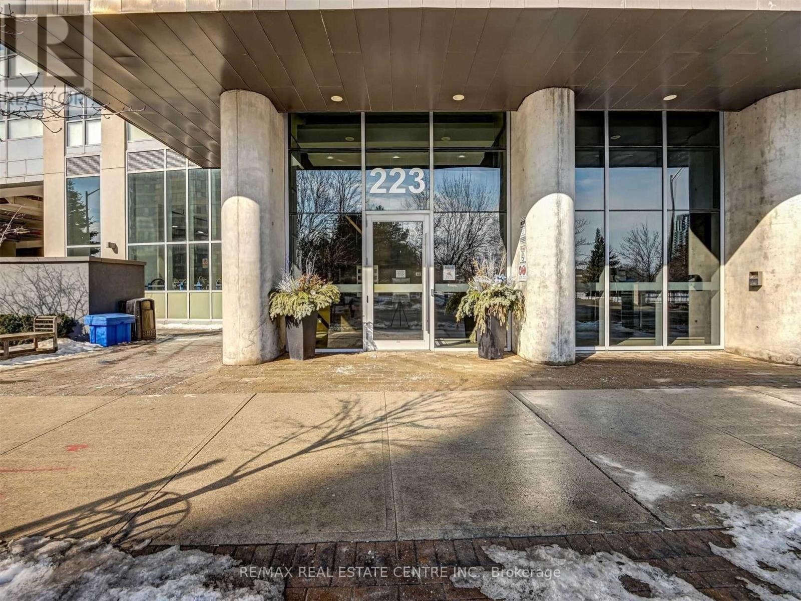 2209 - 223 WEBB DRIVE