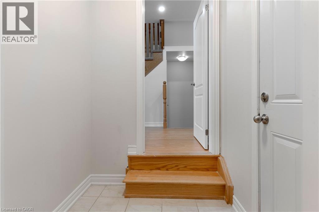 570 LINDEN Drive Unit# 3