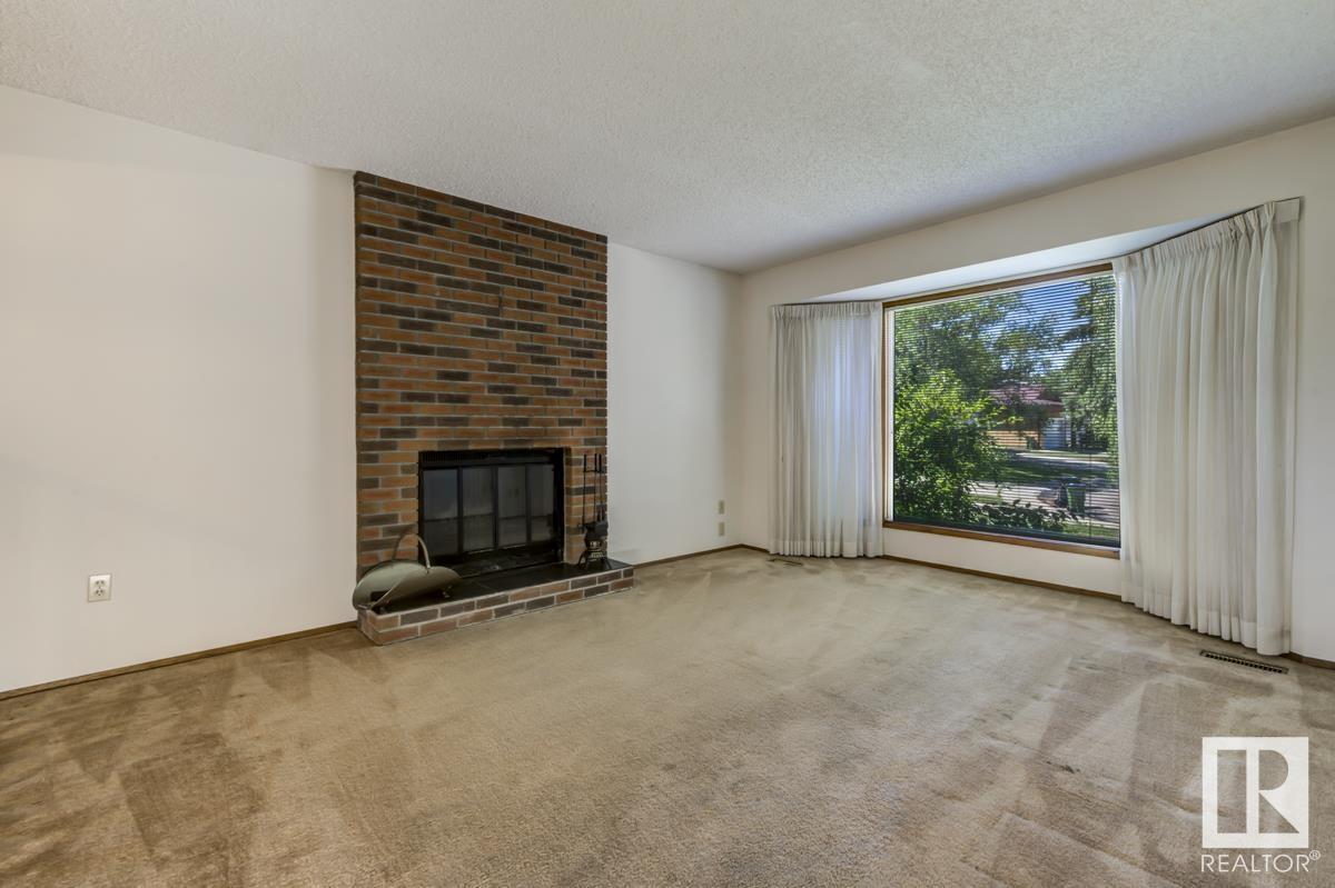 1907 111A ST NW