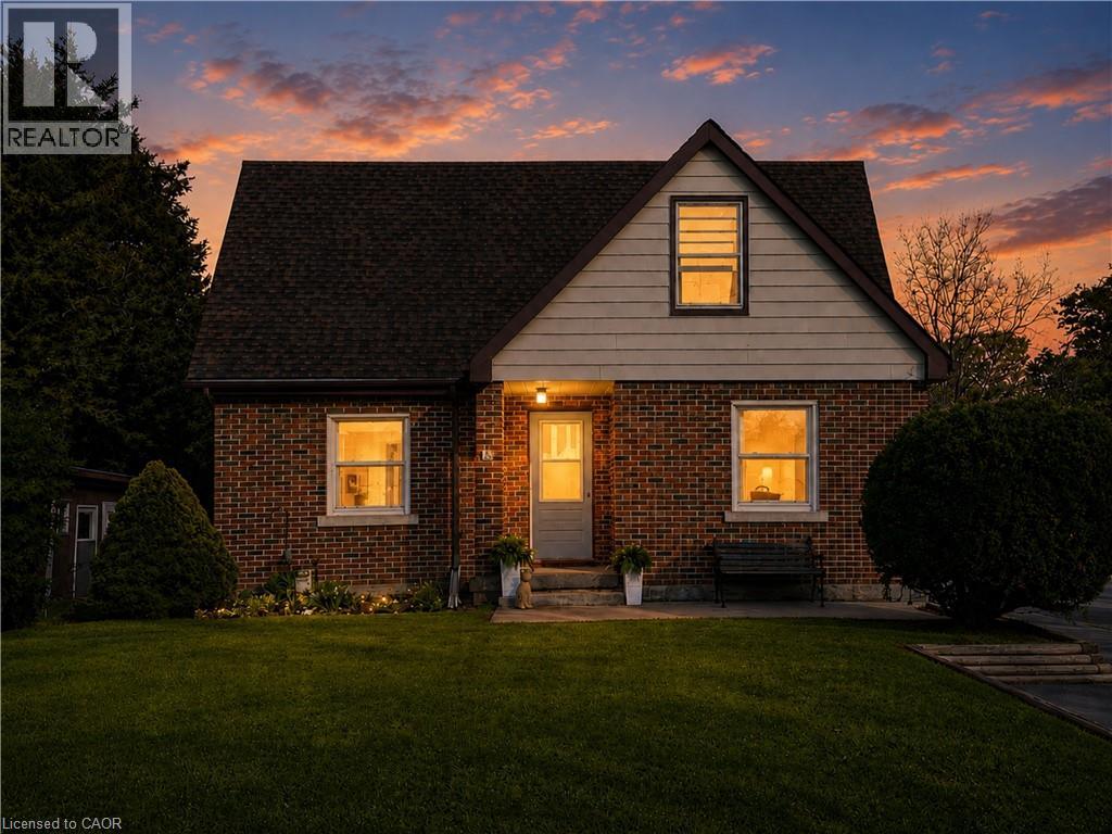 15 BARRETT Avenue