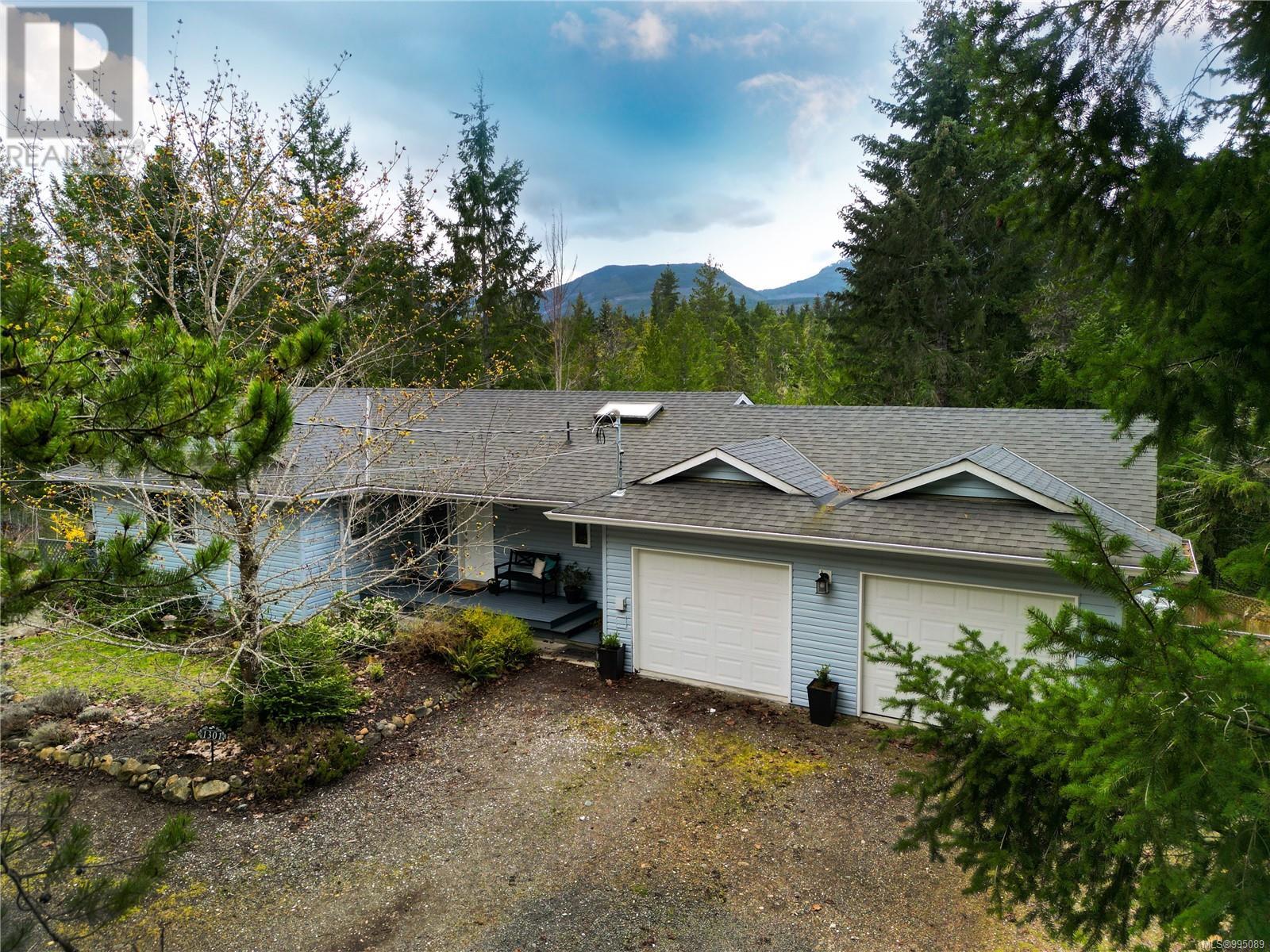 1301 Meadowood Way