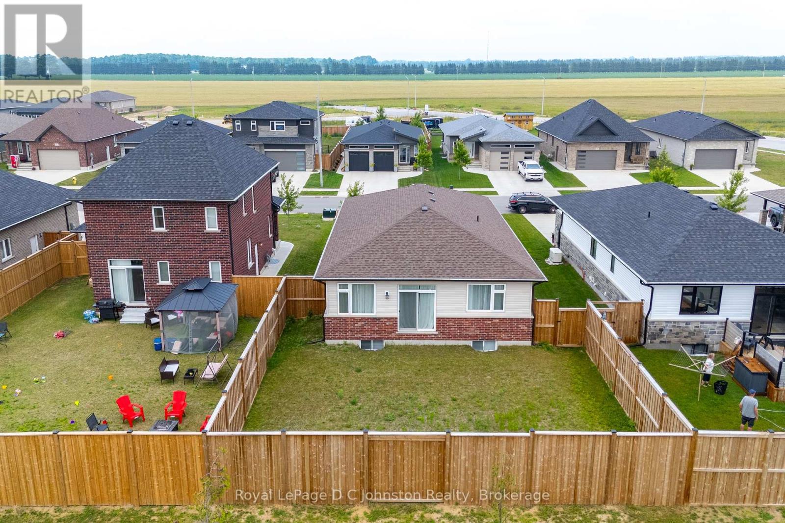 #1 & #2 - 400 MARY ROSE AVENUE