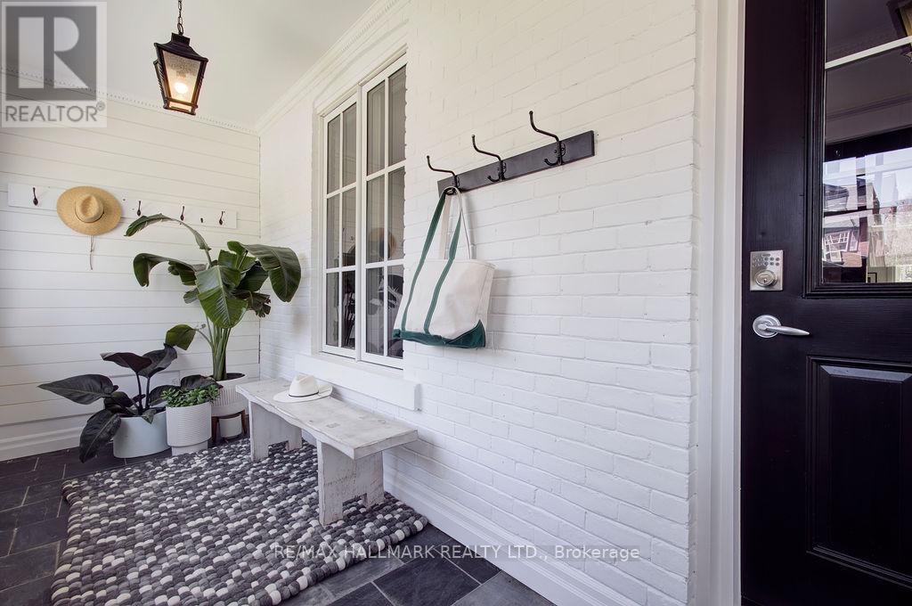 39 DIXON AVENUE
