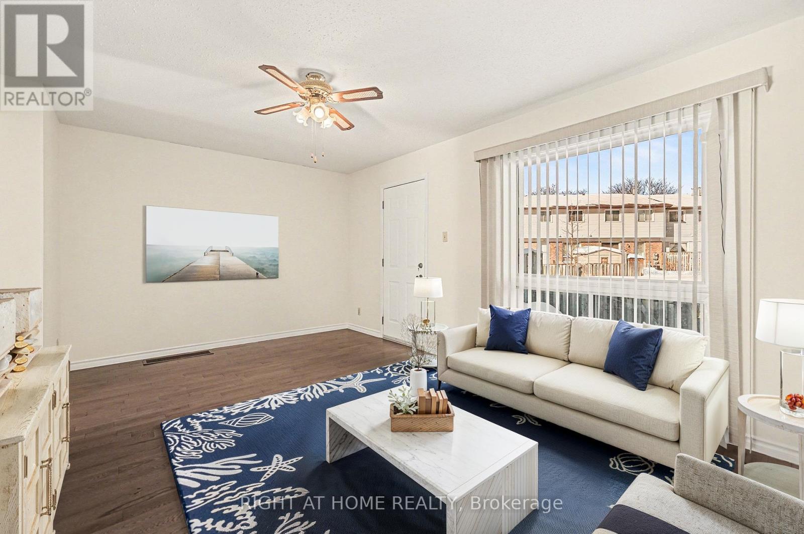 51 - 1213 BOWMOUNT STREET