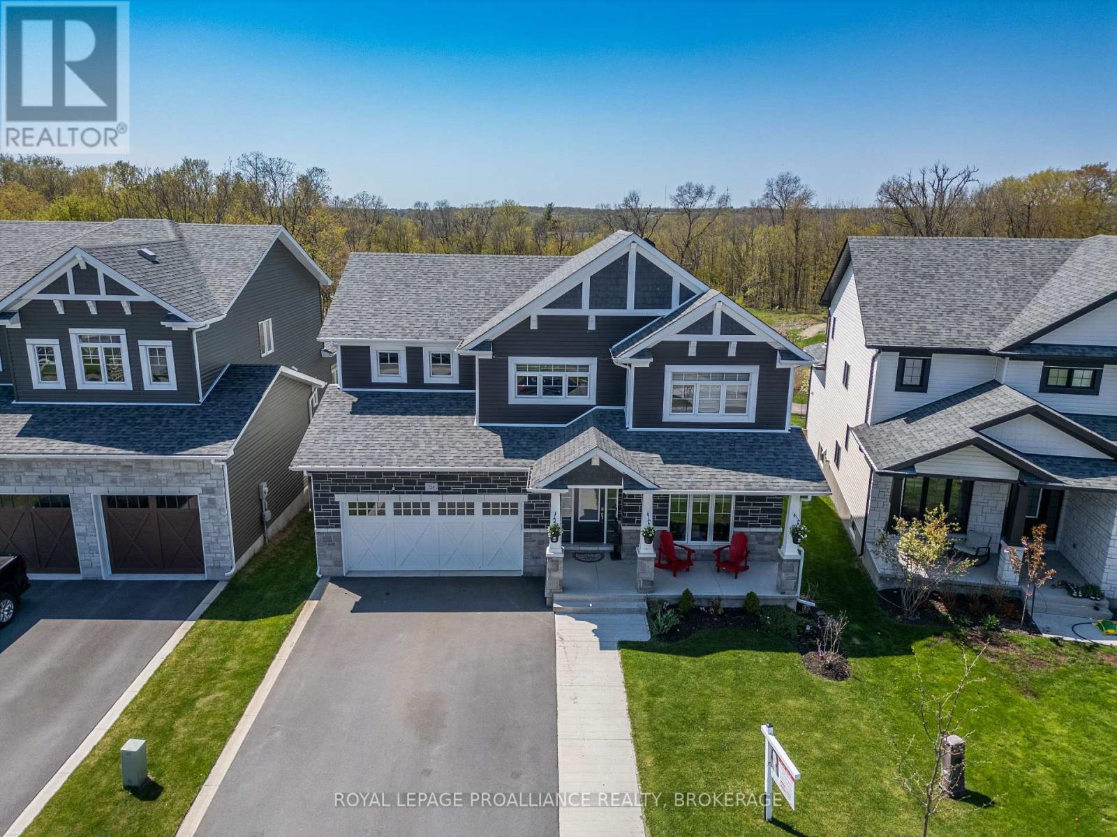 724 RIVERVIEW WAY