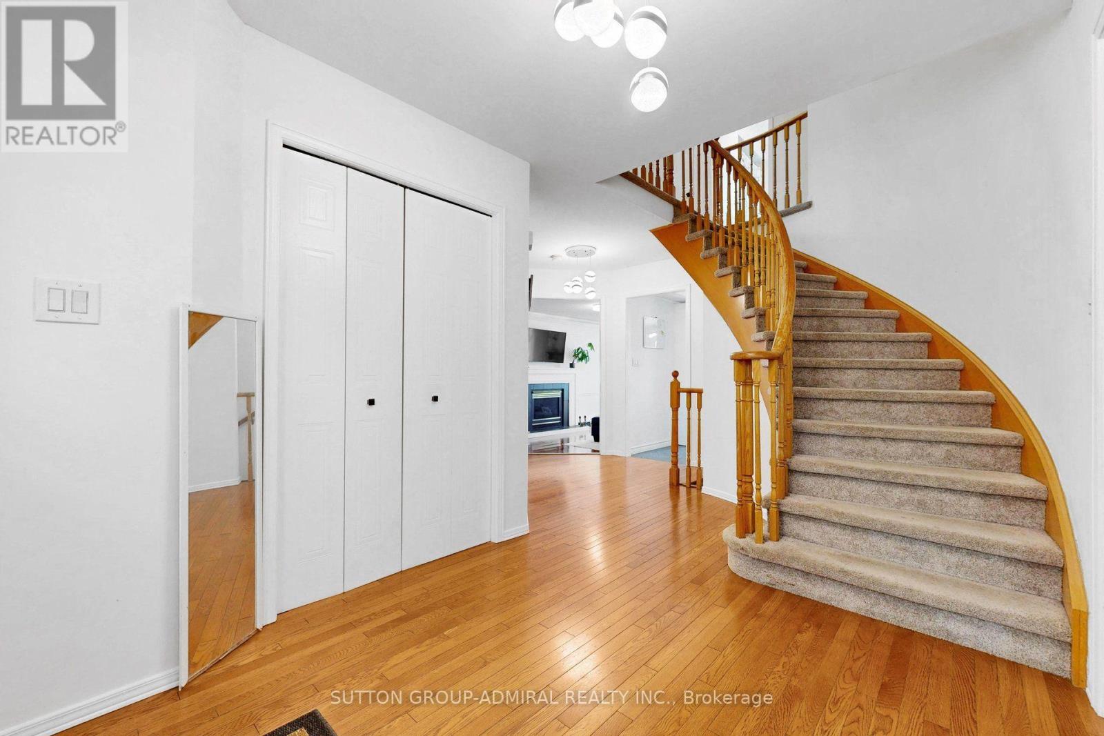 879 PEGGOTY CIRCLE