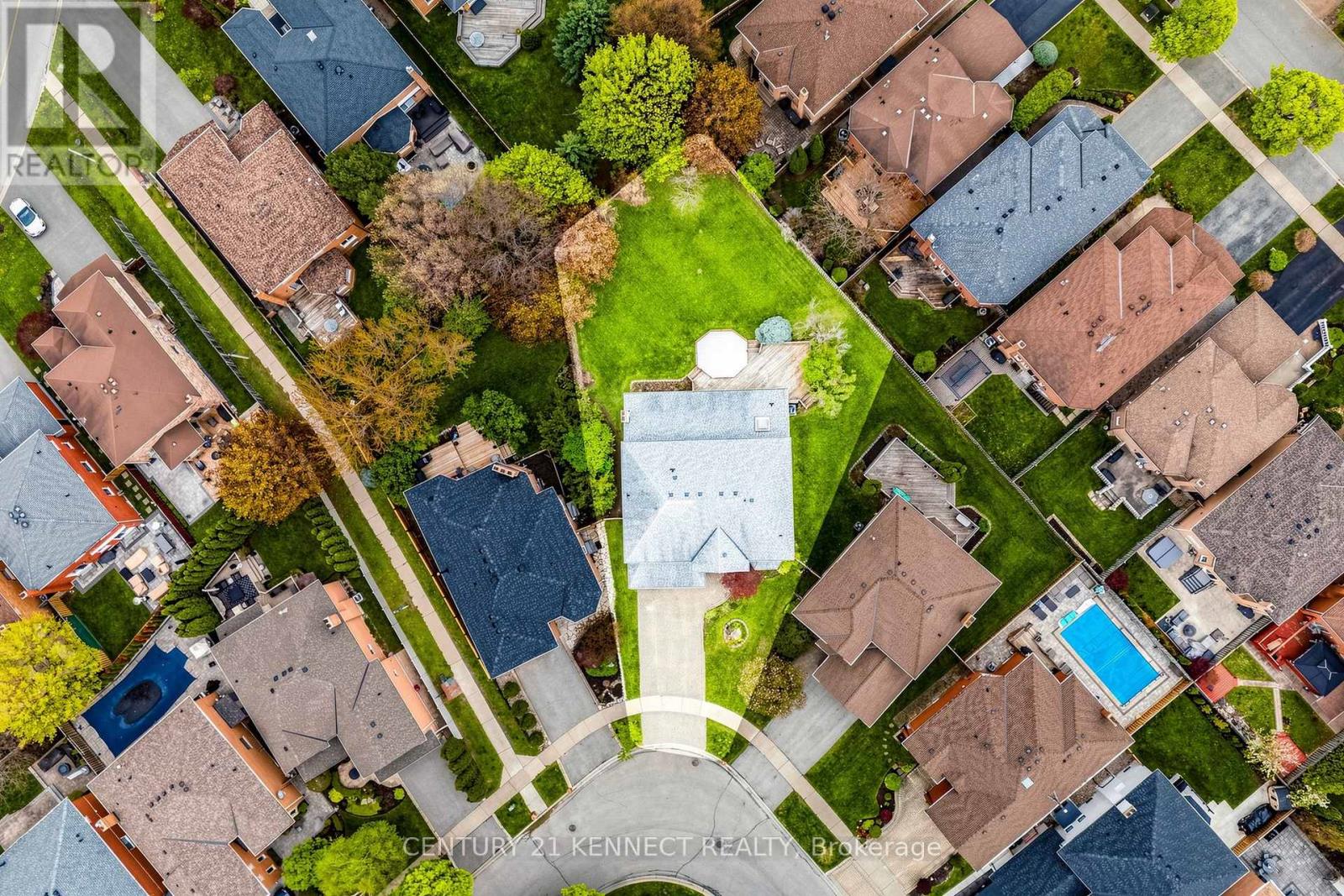 53 GRENADIER CRESCENT