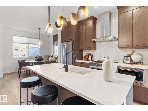 12532 35 AV SW Edmonton AB T6W1R6