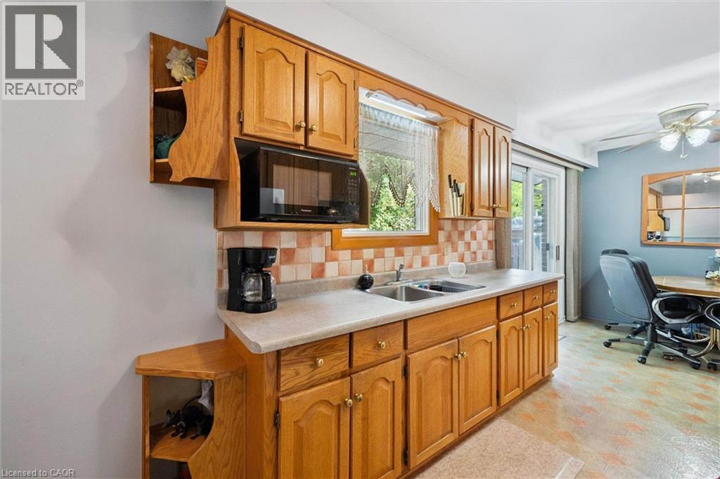 33 HASTINGS Boulevard