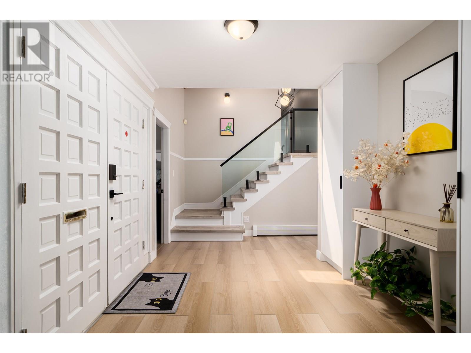 8951 CRAIGFLOWER GATE