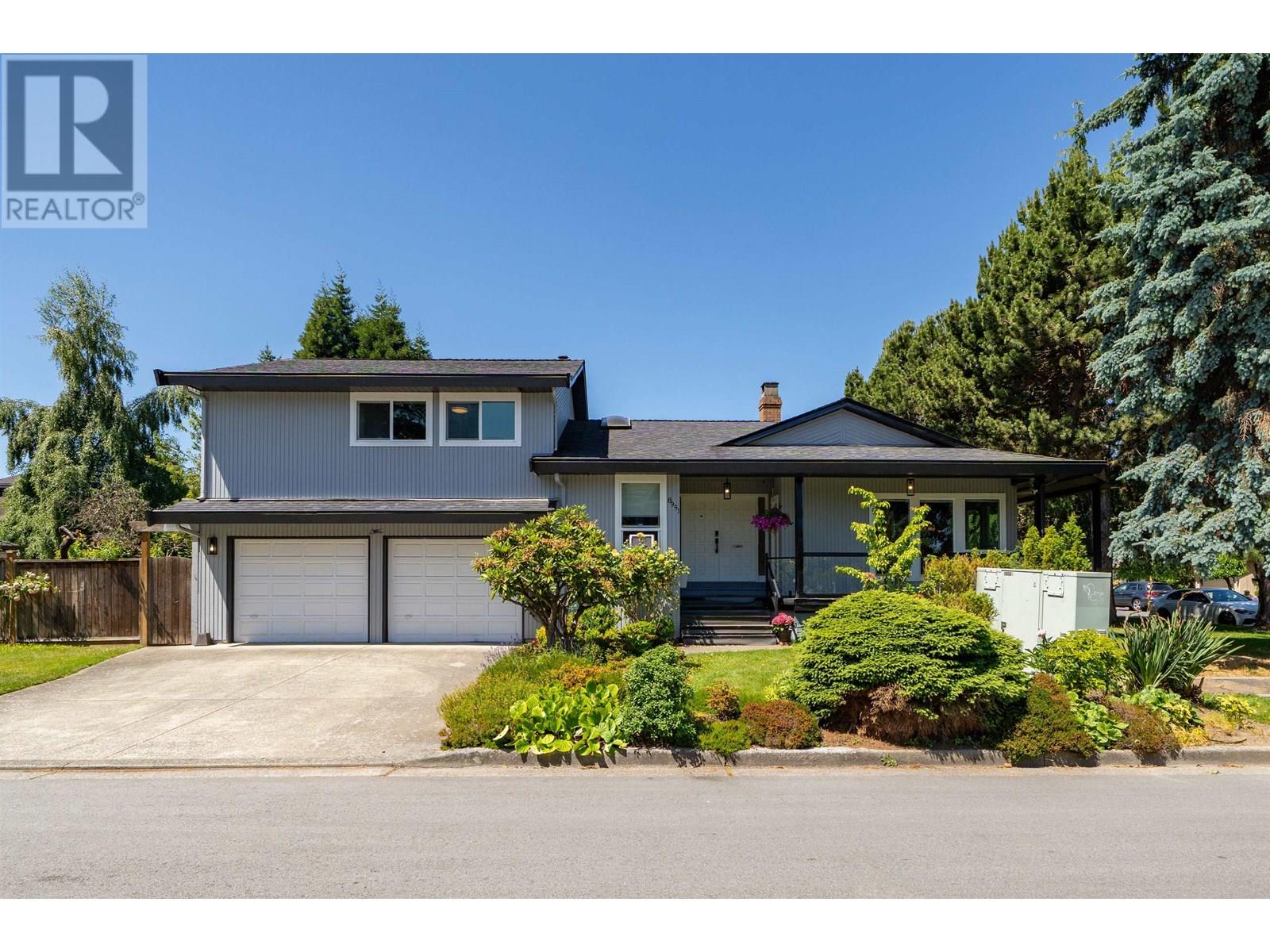 8951 CRAIGFLOWER GATE