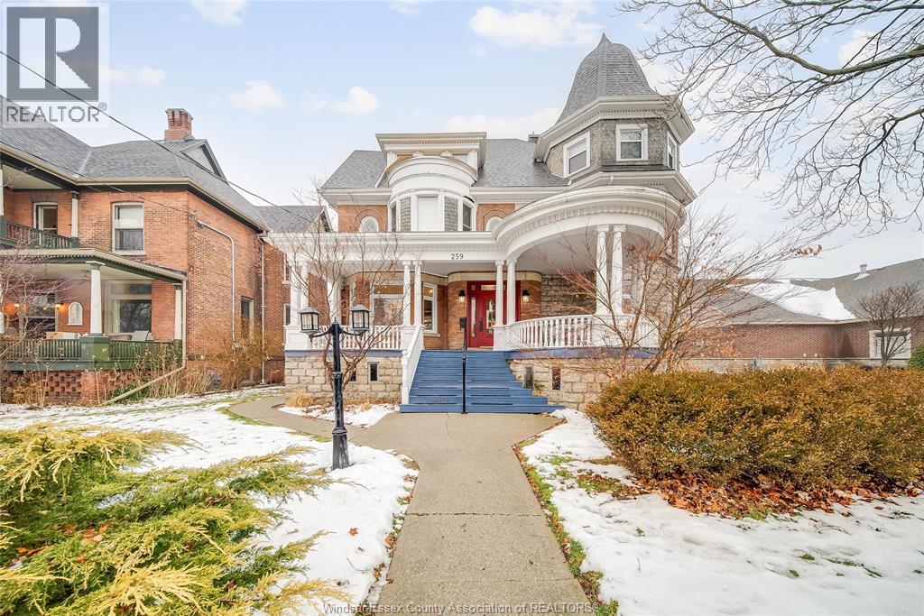 259 WELLINGTON STREET West