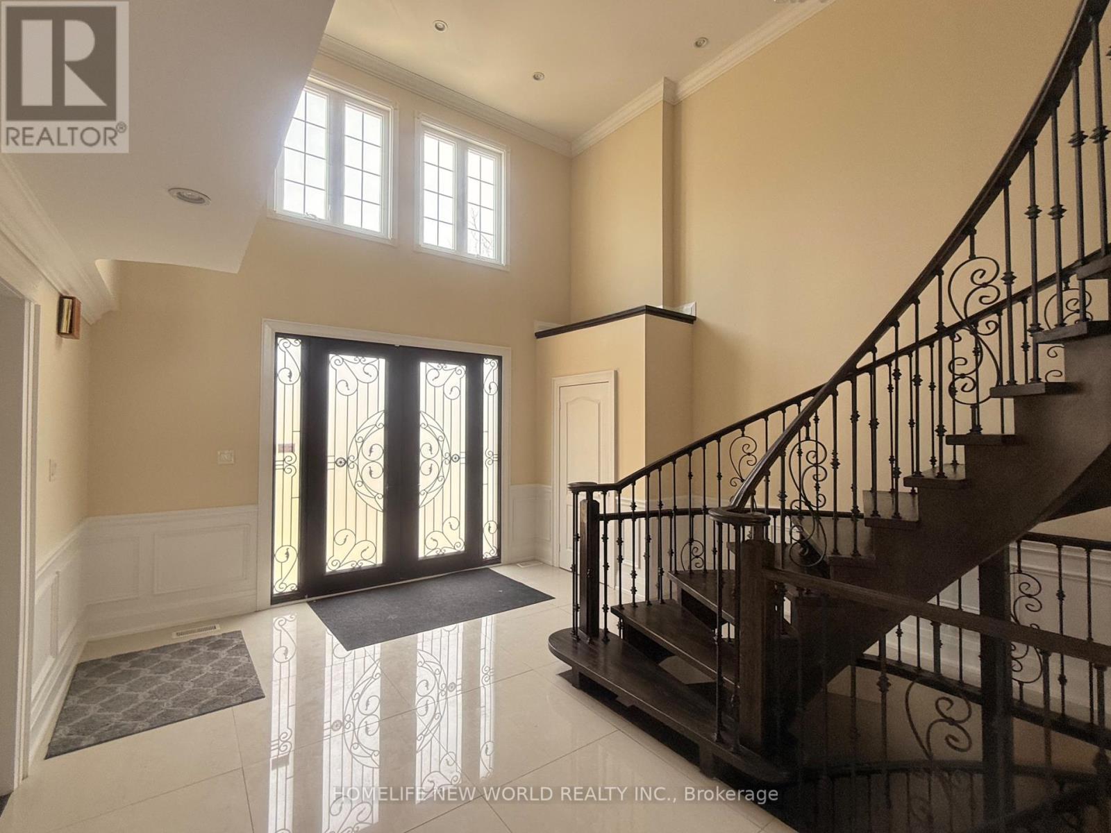 2 GATEWOOD COURT