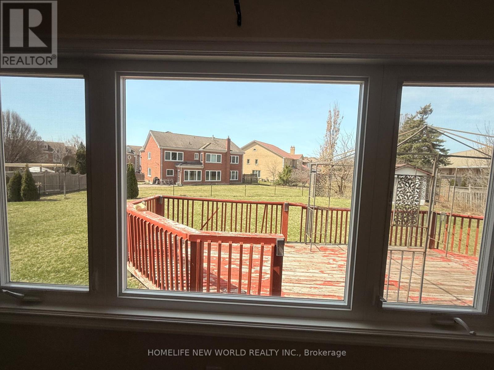 2 GATEWOOD COURT