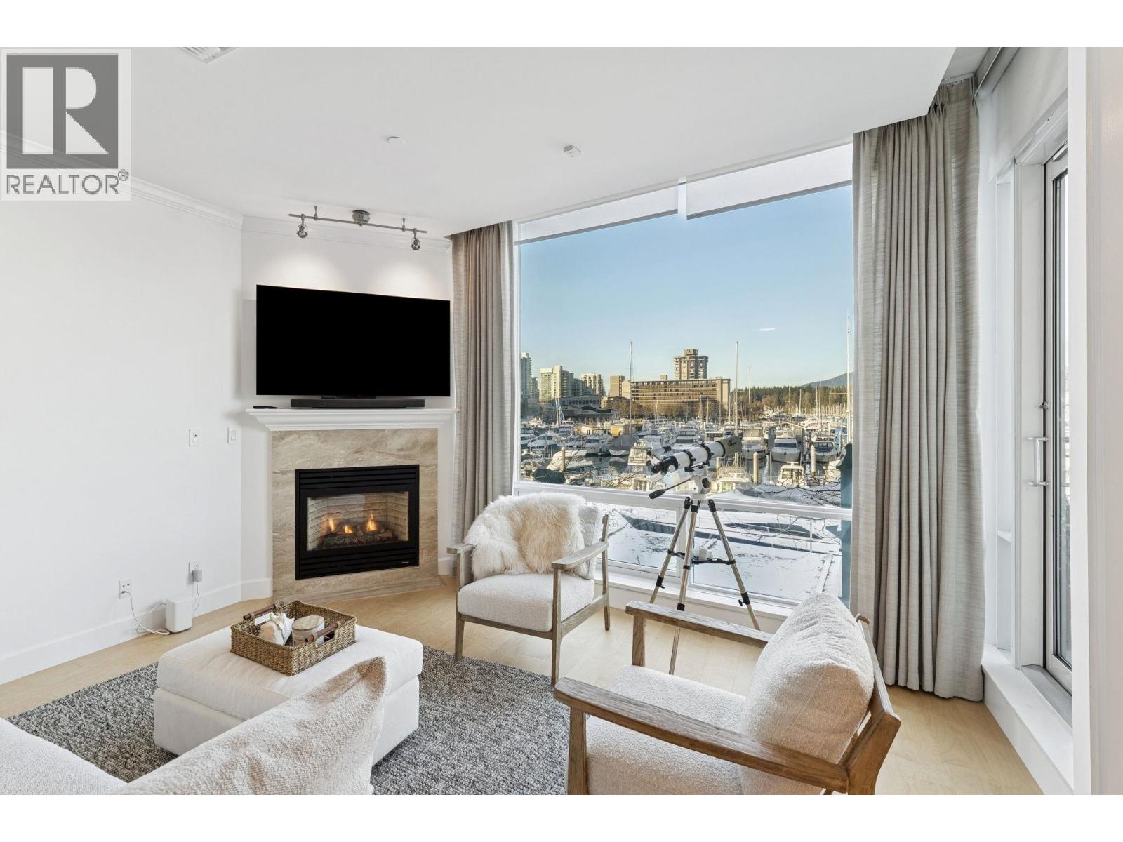 103 323 JERVIS STREET