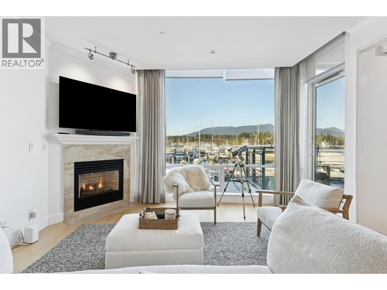 103 323 JERVIS STREET