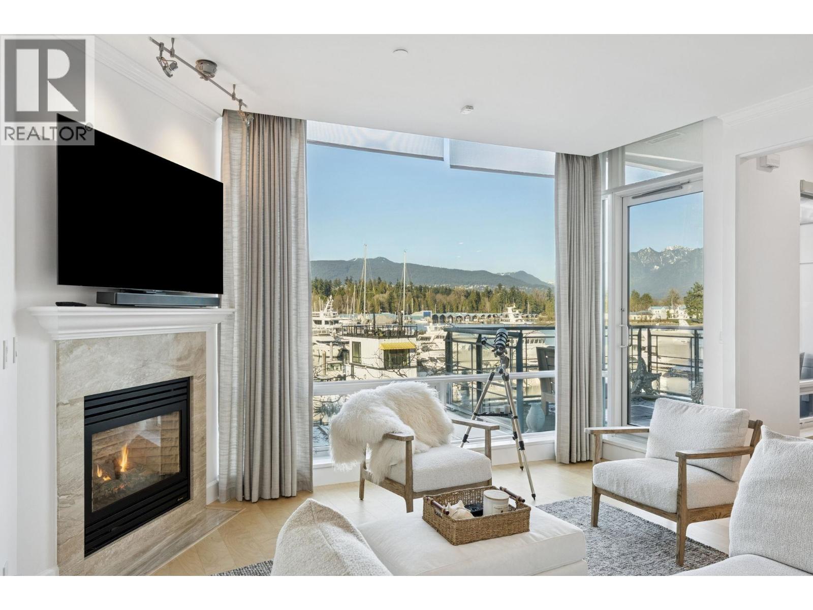 103 323 JERVIS STREET